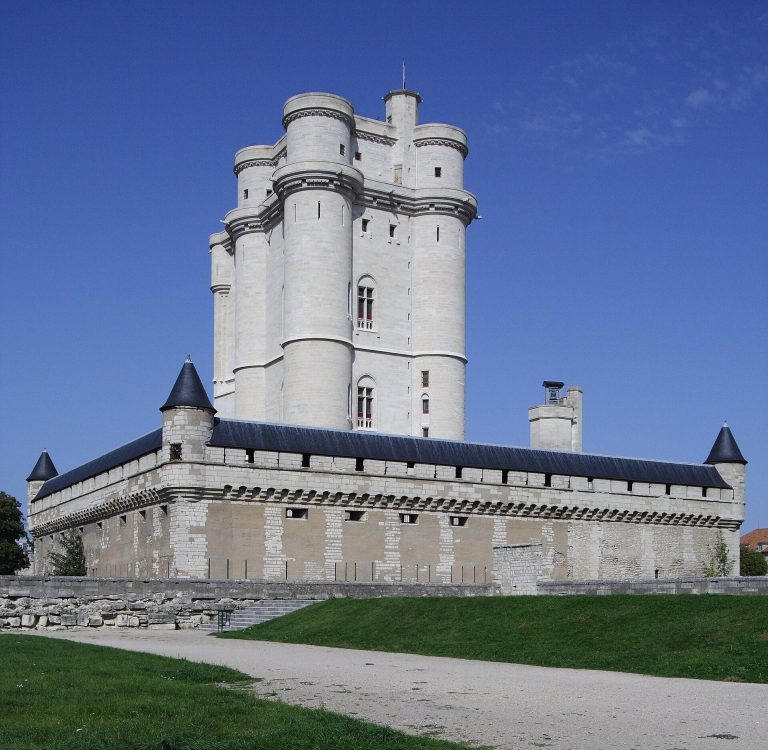Château de Vincennes: A French Royal Residence and Fortress