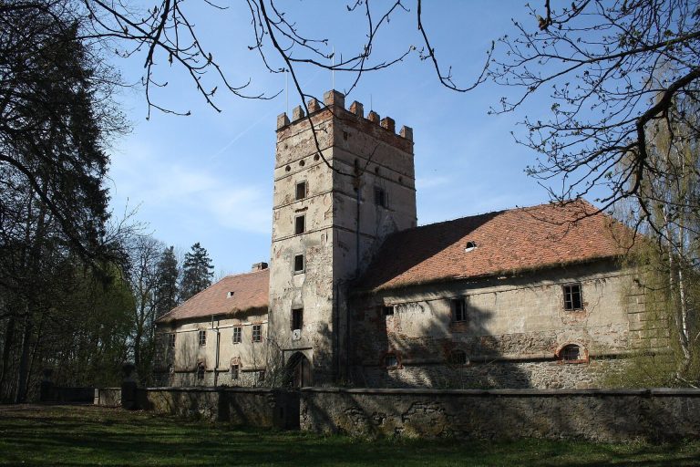 Brtnice Castle: A Gothic Fortress and Renaissance Residence in Czechia