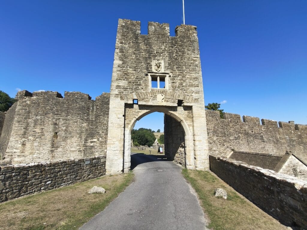 Farleigh Hungerford Castle