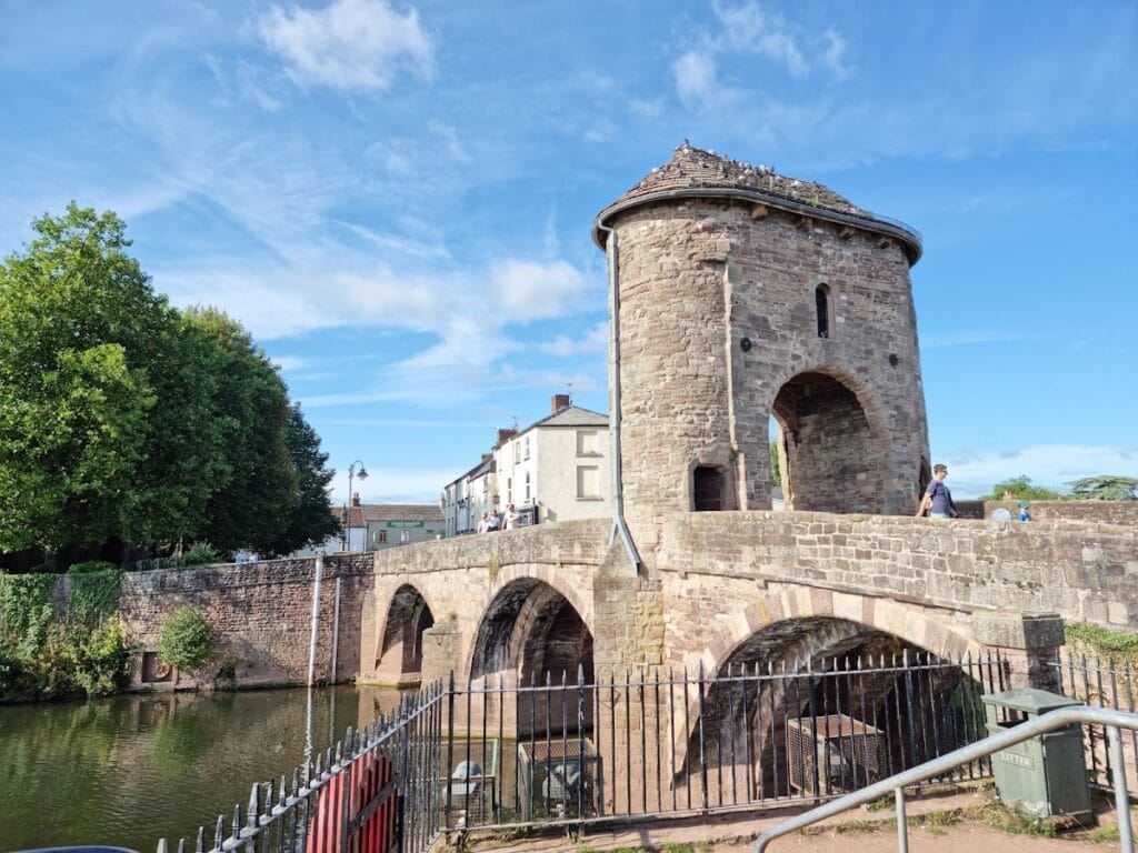 Monnow Bridge: A Medieval Fortified Bridge in Wales 1 Monnow Bridge