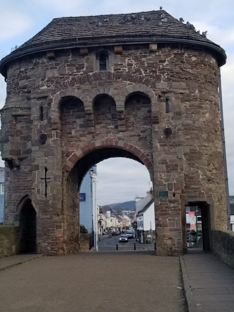 Monnow Bridge: A Medieval Fortified Bridge in Wales 2 Monnow Bridge