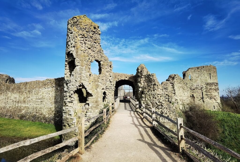 Pevensey Castle: Roman Fort and Medieval Stronghold in England 1 Pevensey Castle