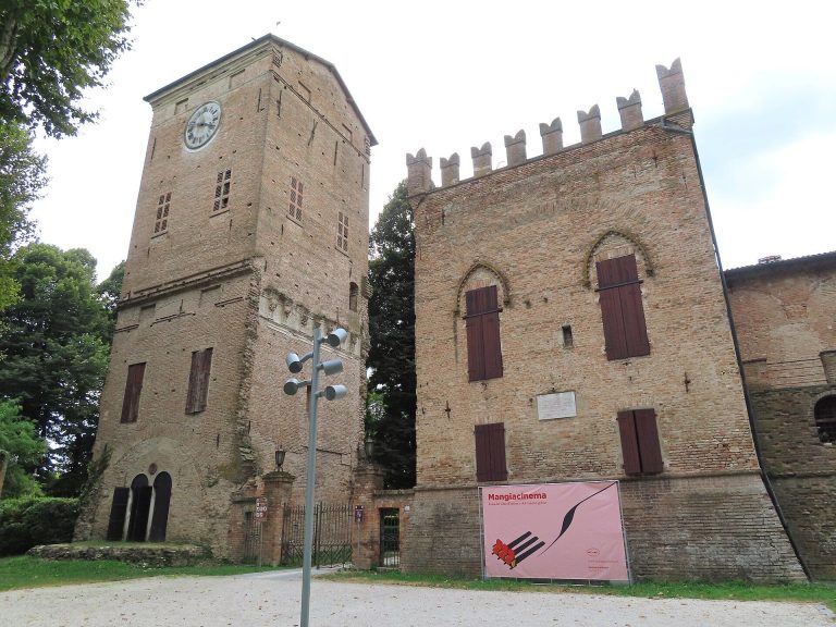 Rocca dei Rossi: A Late-Medieval Castle and Renaissance Palace in Italy