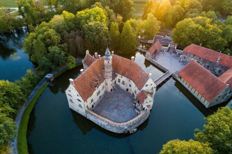 Vischering Castle: A Medieval Water Castle in Lüdinghausen, Germany