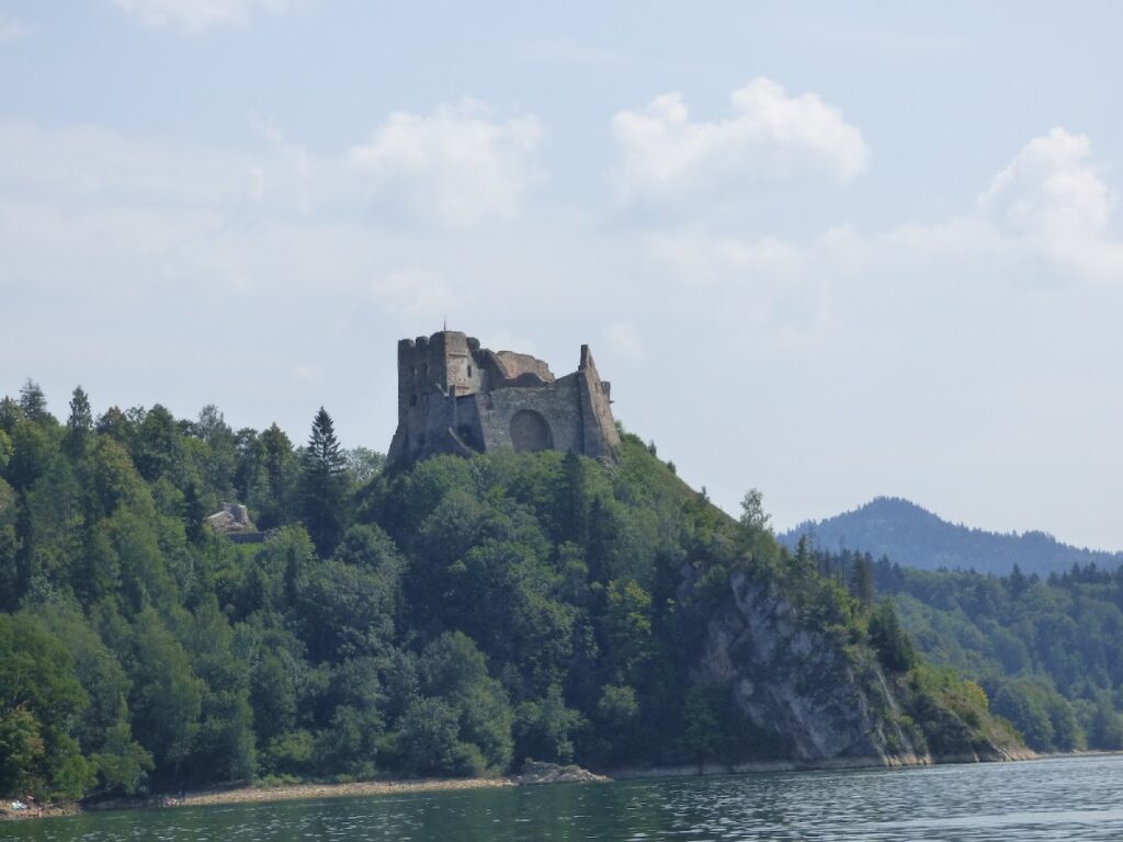 Czorsztyn Castle: A Medieval Polish Fortress in Poland 7 Czorsztyn Castle