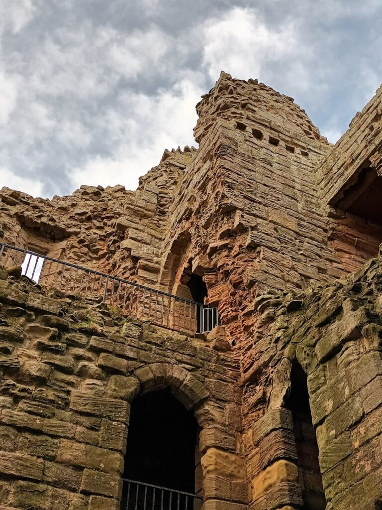 Dunstanburgh Castle: A Fourteenth-Century Coastal Fortress in England 5 Dunstanburgh Castle