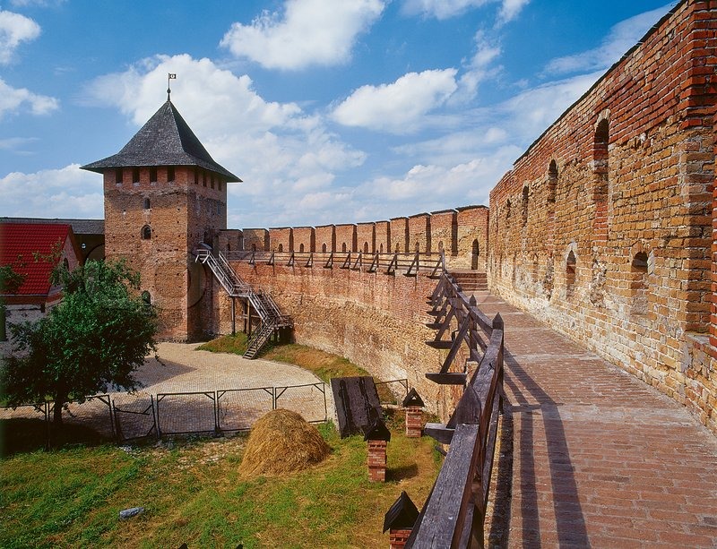 Lubart's Castle: Historic Fortress and Cultural Landmark in Lutsk, Ukraine 9 Lubart's Castle