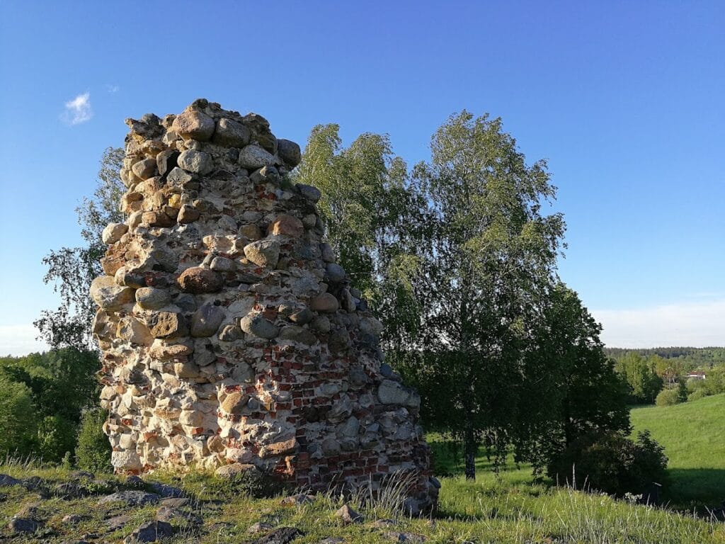 Kirumpää Castle: A Bishop’s Fortress on Estonia’s Eastern Frontier 1 Kirumpää Castle
