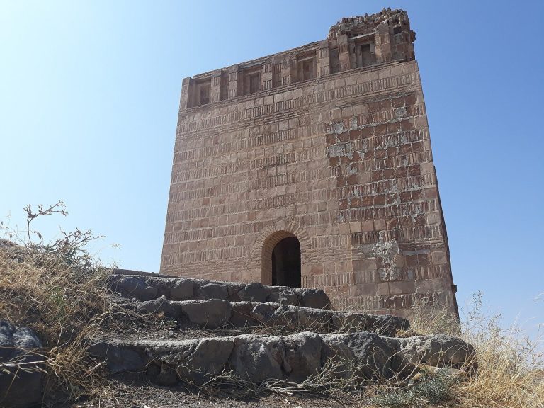 Zahhak Castle: An Ancient Iranian Fortress near Hashtrud
