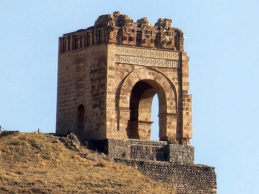 Zahhak Castle: An Ancient Iranian Fortress with a Rich Historical Legacy 9 Zahhak Castle