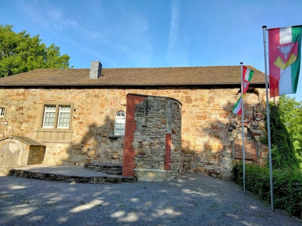 Schloss Rodenberg: A Medieval Water Castle and Renaissance Palace Complex in Germany 2 Schloss Rodenberg