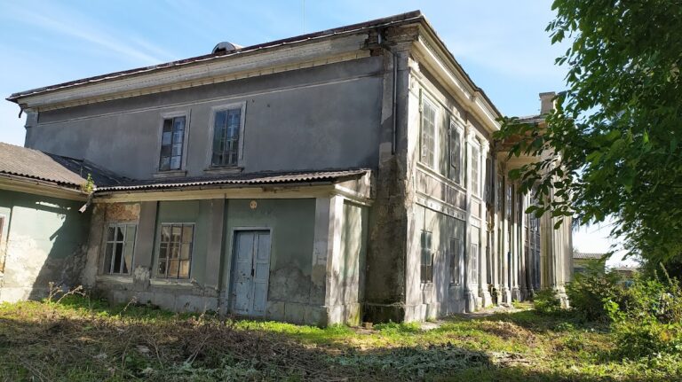 Horodyski Palace: A Historic Estate in Kolyndiany, Ukraine