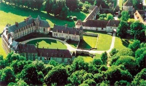 Château de Neuville: A Sixteenth-Century Estate in France