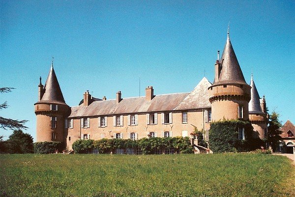 Château de Villemolin: A Fortified Residence in France