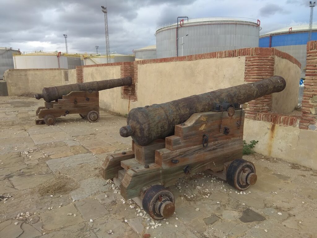 Fuerte de Isla Verde: A Historic Coastal Fortification in Algeciras, Spain 9 Fuerte de Isla Verde