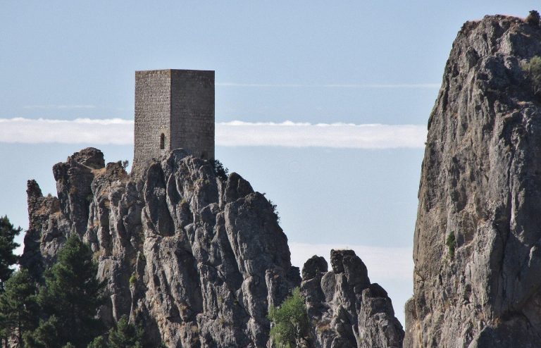 Castillo de Tíscar: A Medieval Frontier Fortress in Spain