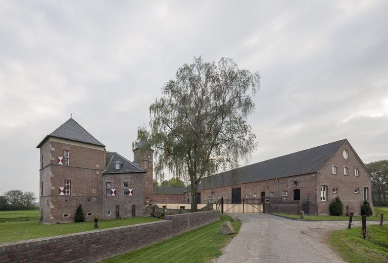 Castle Zelem: A Medieval Moated Estate and Frontier Stronghold in Germany