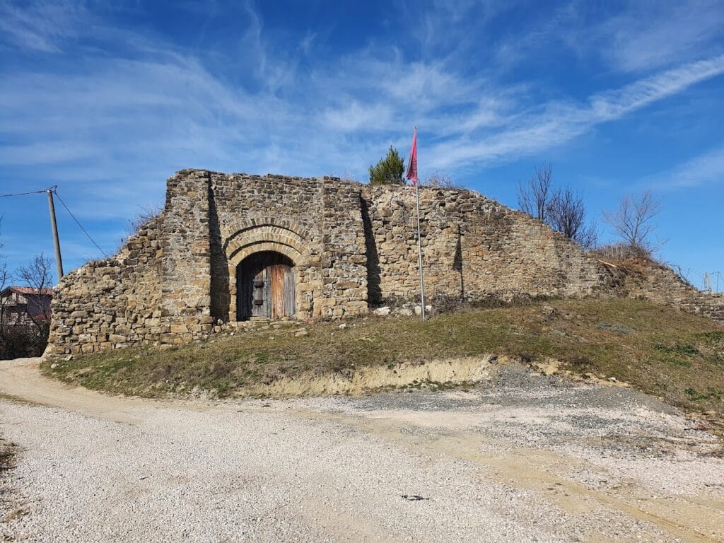 Ishëm Fortress: An Ottoman Stronghold in Albania 1 Ishëm Fortress