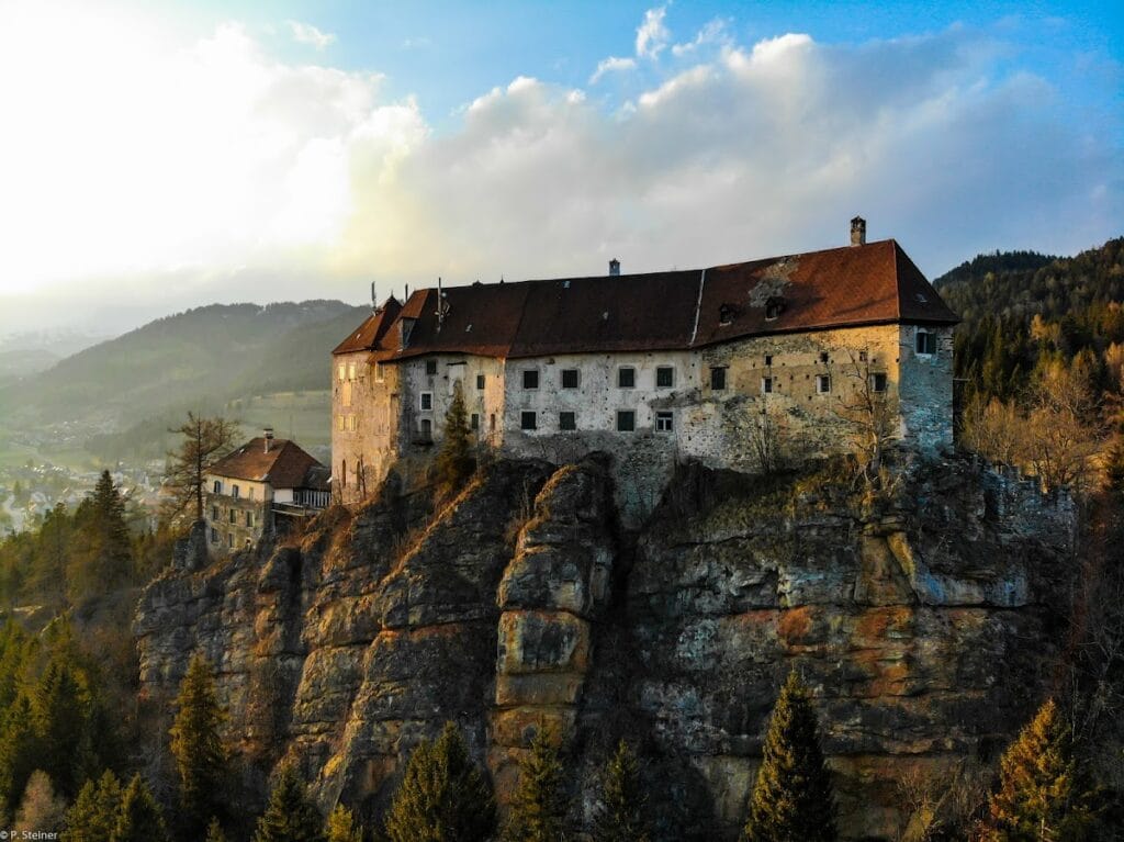 Schloss Rothenfels: A Medieval Rock Castle and Administrative Seat in Austria 1 Schloss Rothenfels