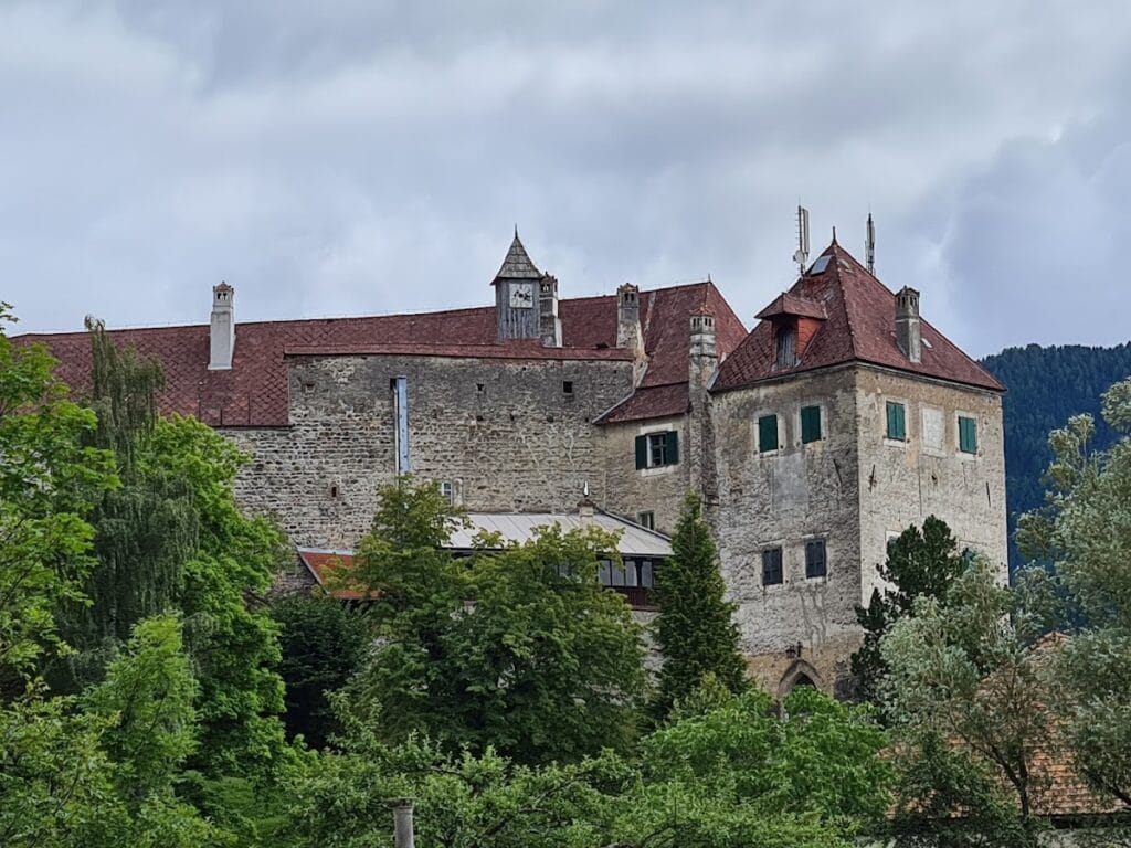 Schloss Rothenfels: A Medieval Rock Castle and Administrative Seat in Austria 4 Schloss Rothenfels