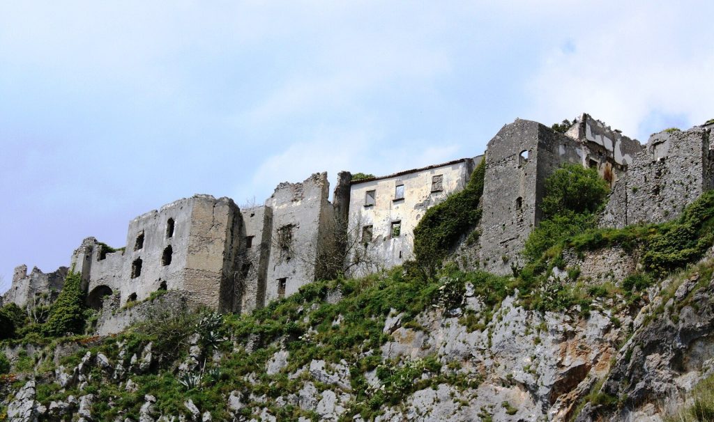 Castello di Castrocucco: A Medieval Hilltop Fortress in Italy 3 Castello di Castrocucco