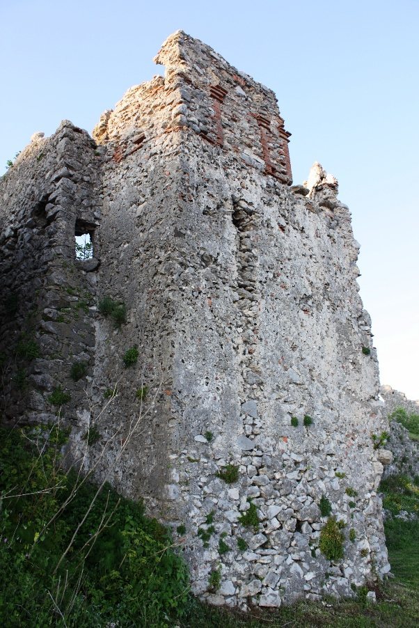Castello di Castrocucco: A Medieval Hilltop Fortress in Italy 4 Castello di Castrocucco