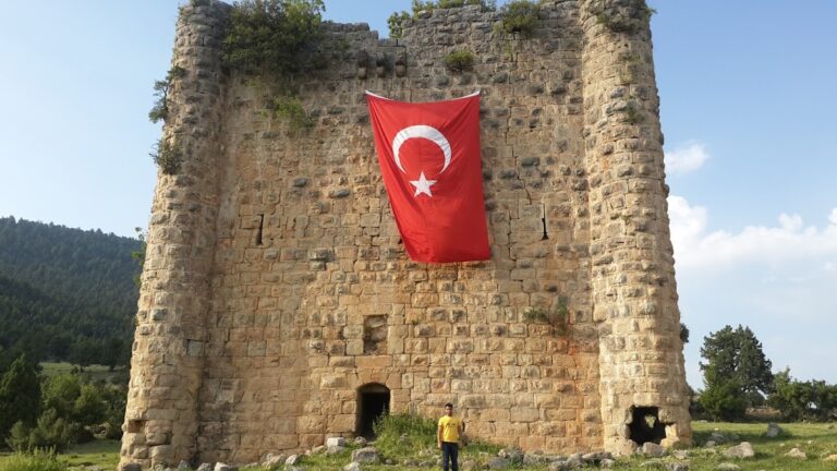 Sinap Castle: A Medieval Armenian Fortress in Turkey