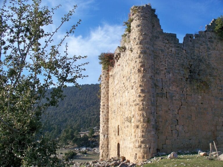 Sinap Castle: A Medieval Armenian Fortification in Türkiye
