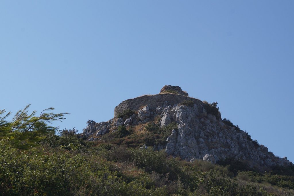 Penteskoufi Castle: A Frankish Fortress near Corinth 2 Penteskoufi Castle