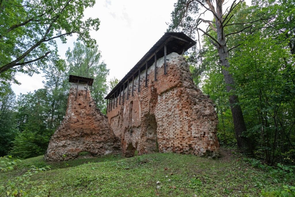 Rõngu Castle: A Bishopric Fortress in Estonia 1 Rõngu Castle