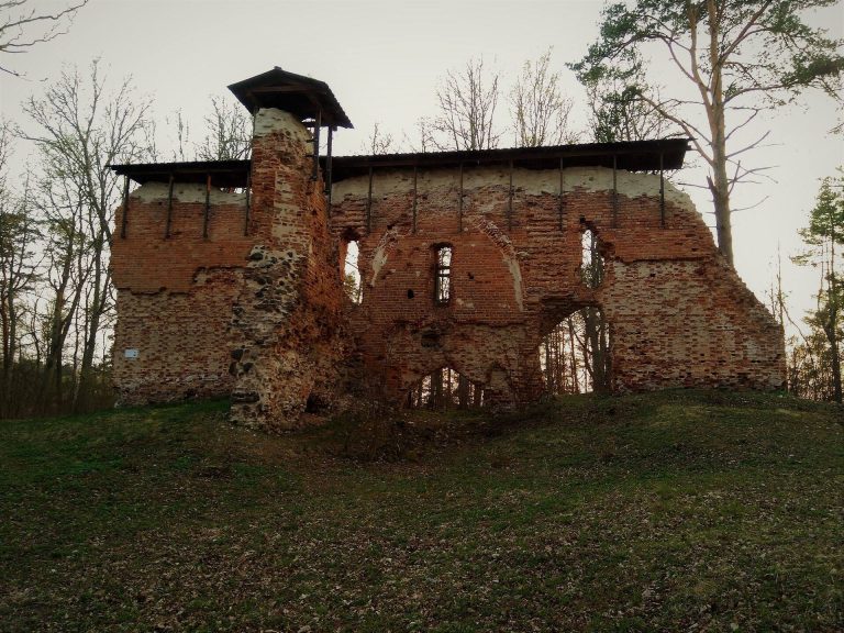 Rõngu Castle: A Bishopric Fortress in Estonia