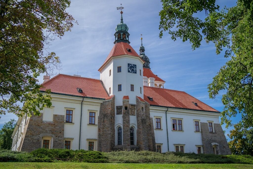 Smečno Castle: A Renaissance Château Shaped by Bohemian Noble Families 1 Smečno Castle