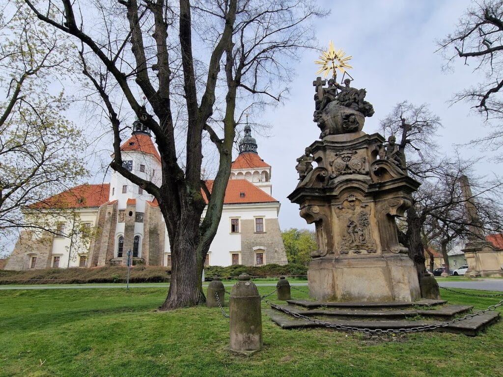 Smečno Castle: A Renaissance Château Shaped by Bohemian Noble Families 4 Smečno Castle