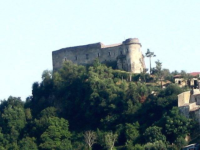 Castle of Ceppaloni: Norman Fortress and Feudal Residence