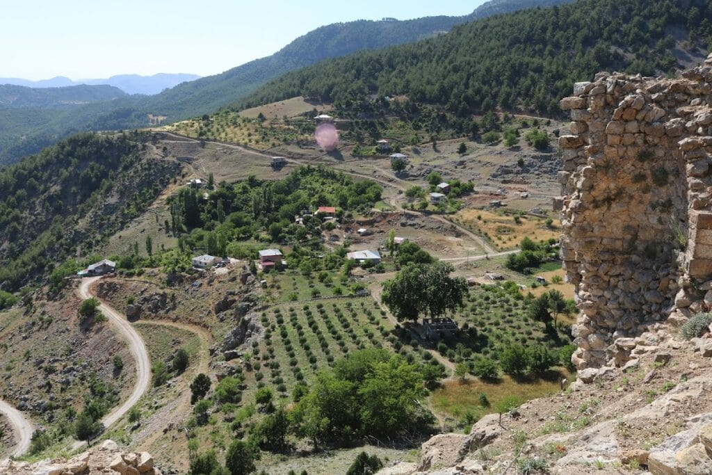 Feke Castle: A Byzantine and Armenian Stronghold in Türkiye 3 Feke Castle
