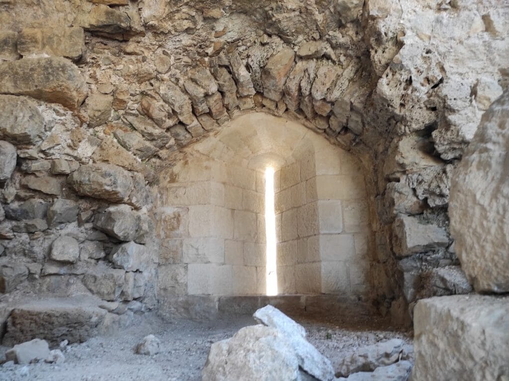Feke Castle: A Byzantine and Armenian Stronghold in Türkiye 4 Feke Castle