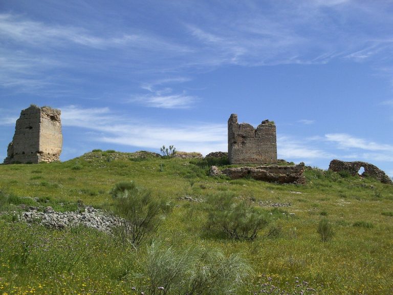 Castillo de Giribaile: A Layered Fortification in Jaén, Spain