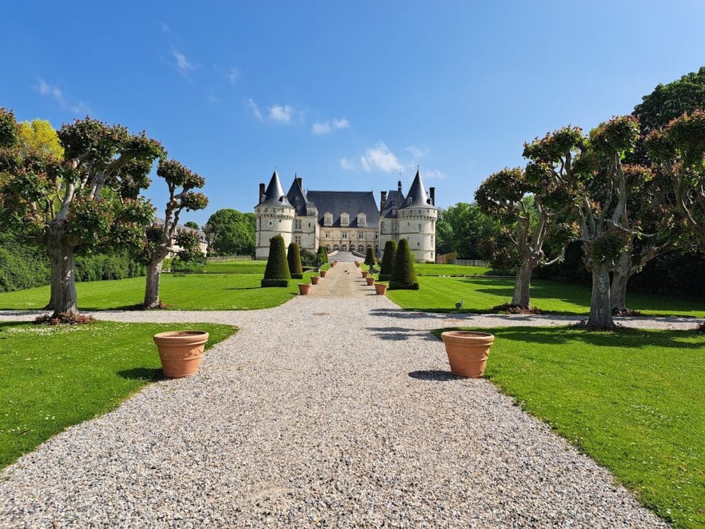 Château de Mesnières-en-Bray: A Renaissance Château Residence in France 1 Château de Mesnières-en-Bray