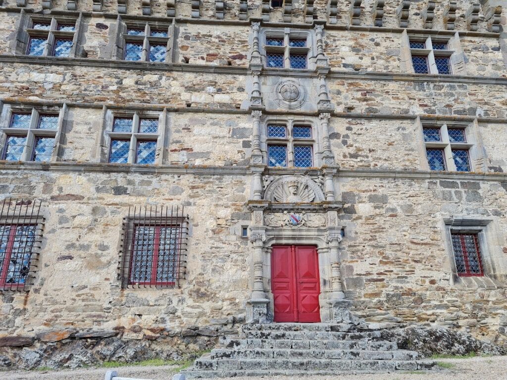 Messilhac Castle: A Medieval Fortress and Renaissance Residence in France 5 Chateau de Messilhac