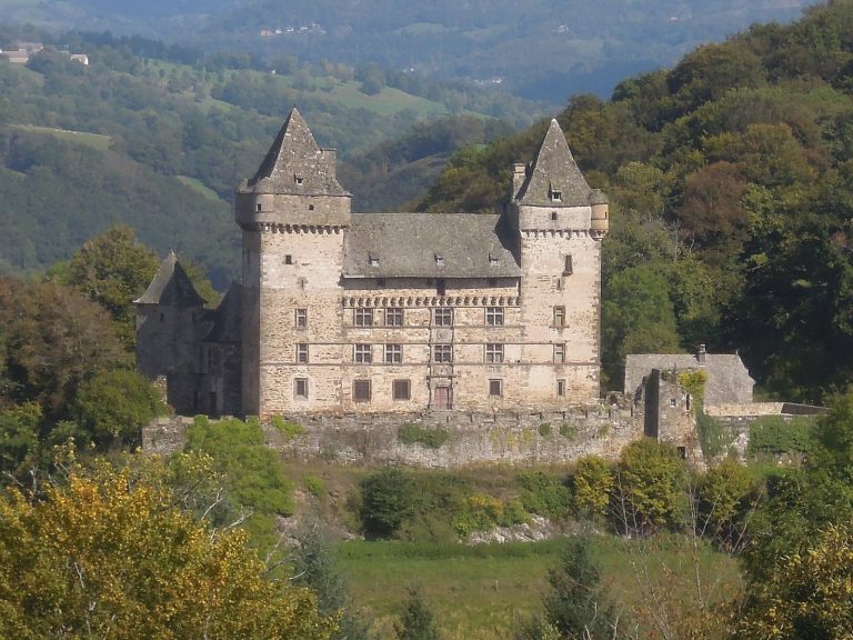 Messilhac Castle: A Medieval Fortress and Renaissance Residence in France