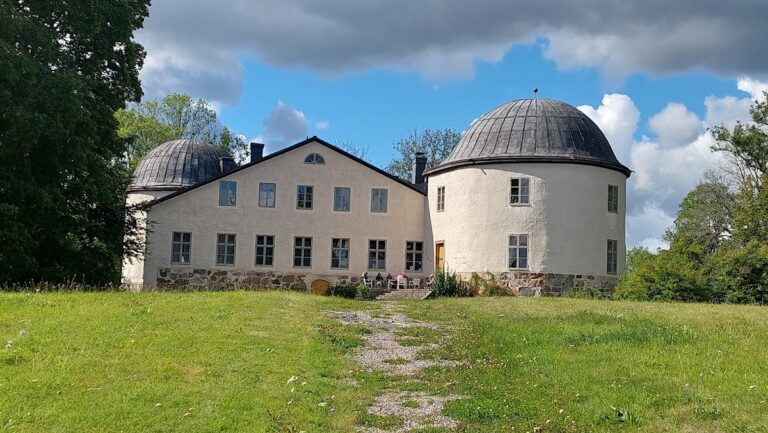 Penningby Castle: A Medieval Swedish Fortress and Noble Residence