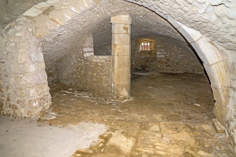 Aspelt Castle: A Baroque Residence and Heritage Site in Luxembourg