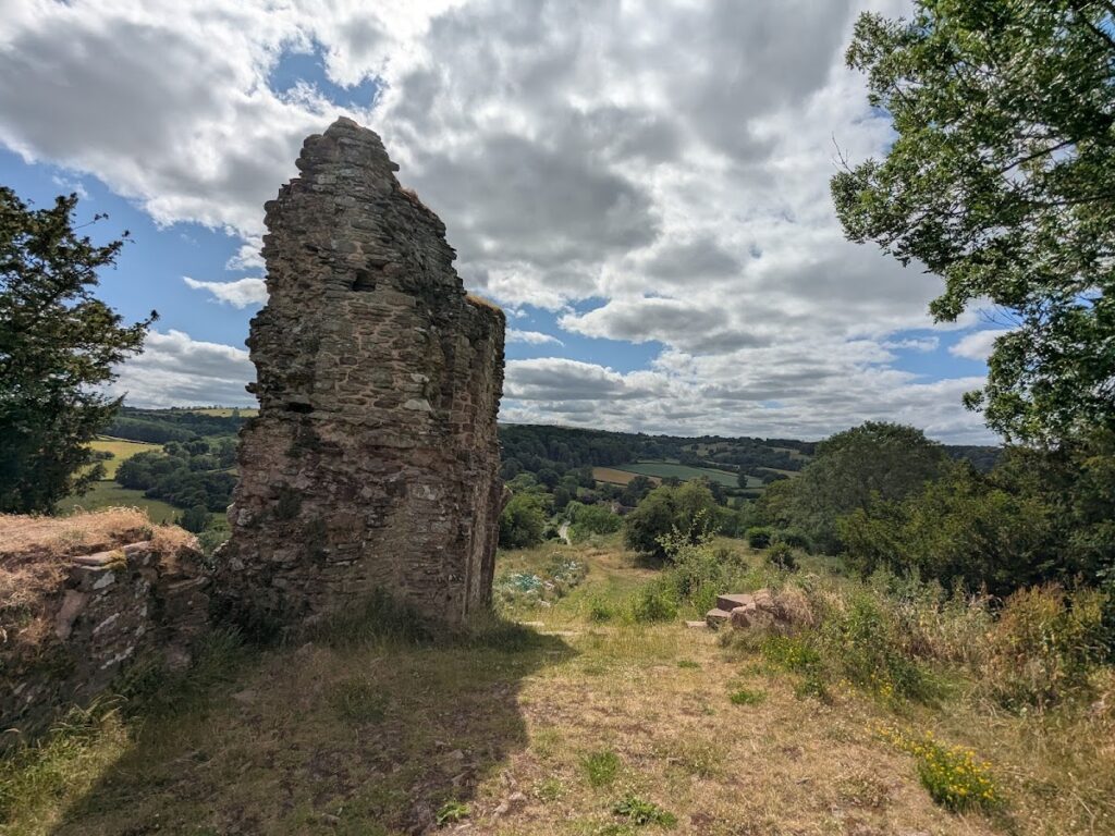 Snodhill Castle: A Norman Frontier Fortress in England 9 Snodhill Castle