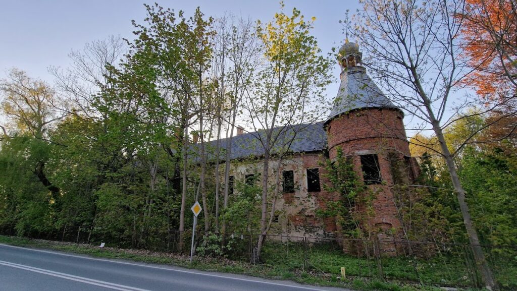 Castle in Łąka Prudnicka