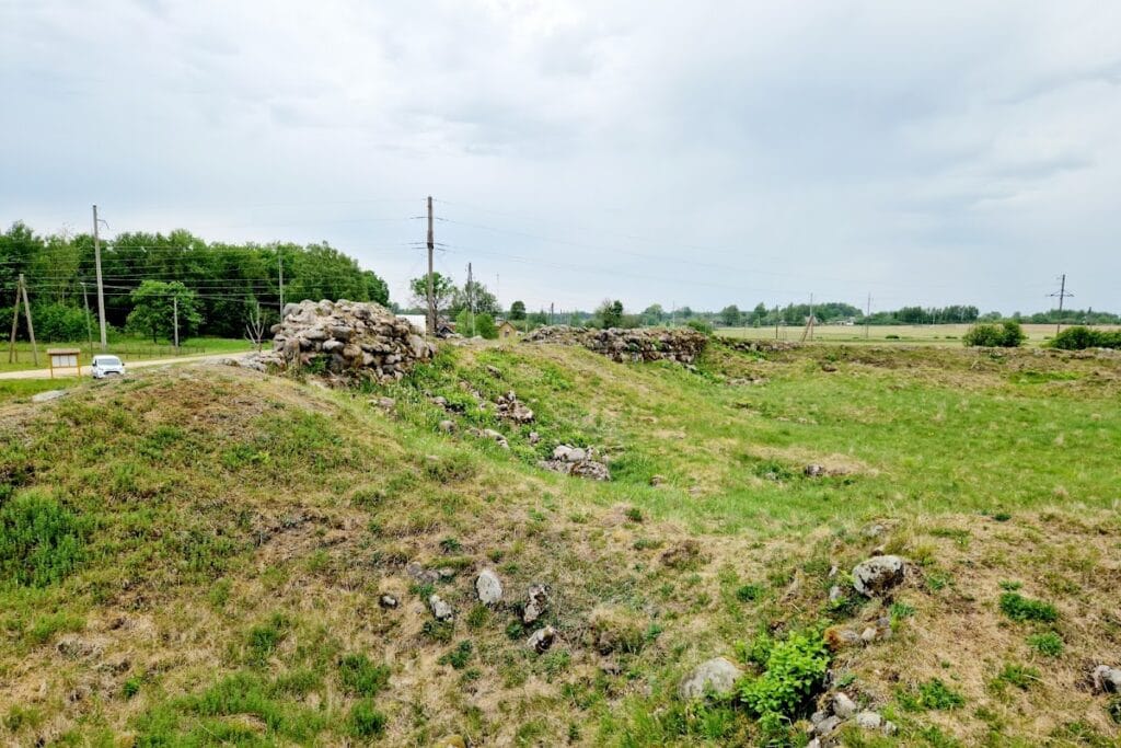 Rūjiena Fortress: A Livonian Order Frontier and Grain-Storage Castle in Latvia 1 Rūjiena Fortress