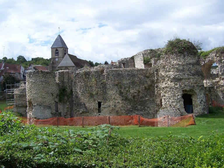 Château de Beynes: A Medieval Fortified Castle in France