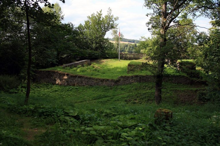 Peperburg: A Medieval Hill Castle in Germany
