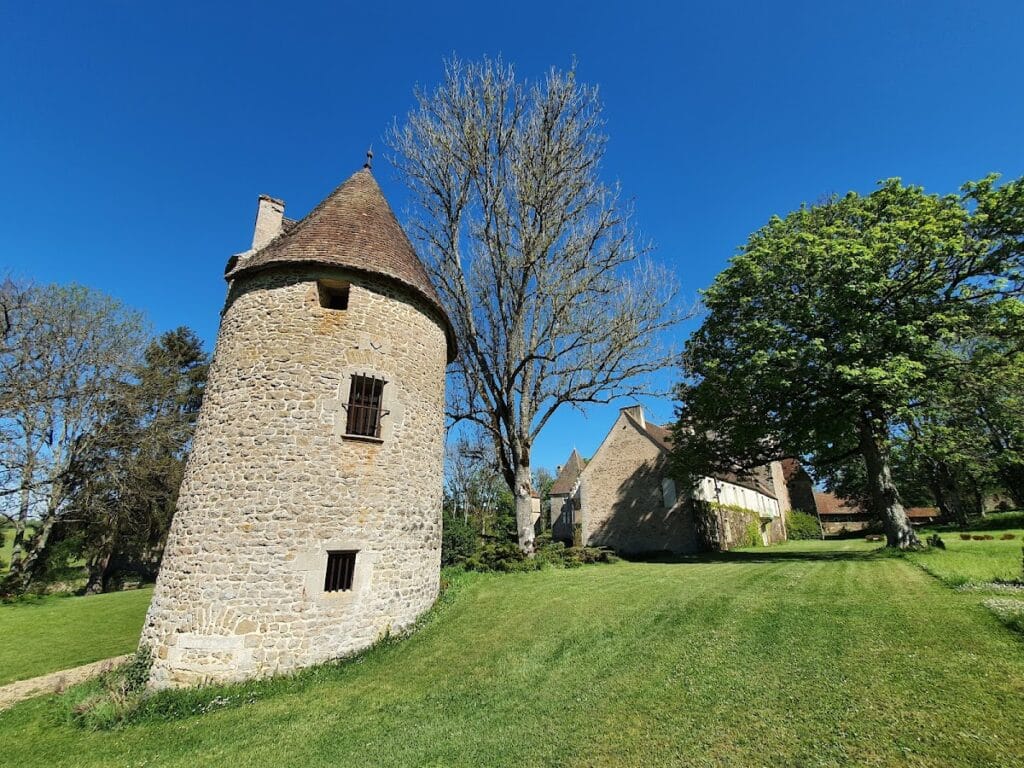 Corabœuf Castle: A Burgundian Fortified Residence in France 5 Corabœuf Castle