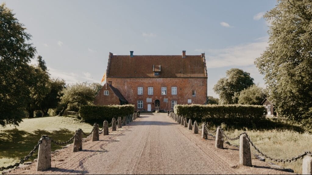 Knutstorp Castle: A Sixteenth-Century Fortified Residence in Sweden 1 Knutstorp Castle