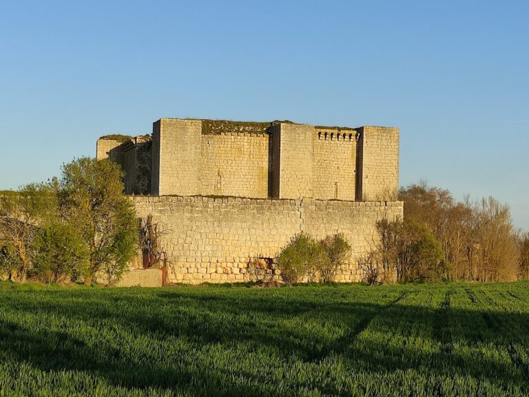 Castle of Villalba de los Alcores: A Medieval Fortress in Spain